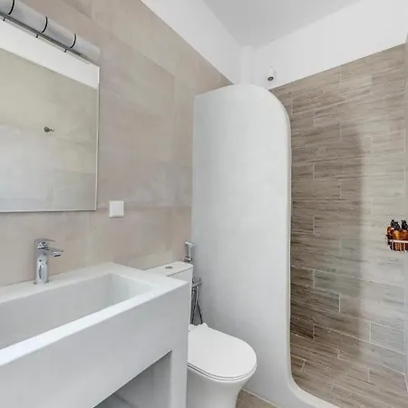 Eri Guest house Kini